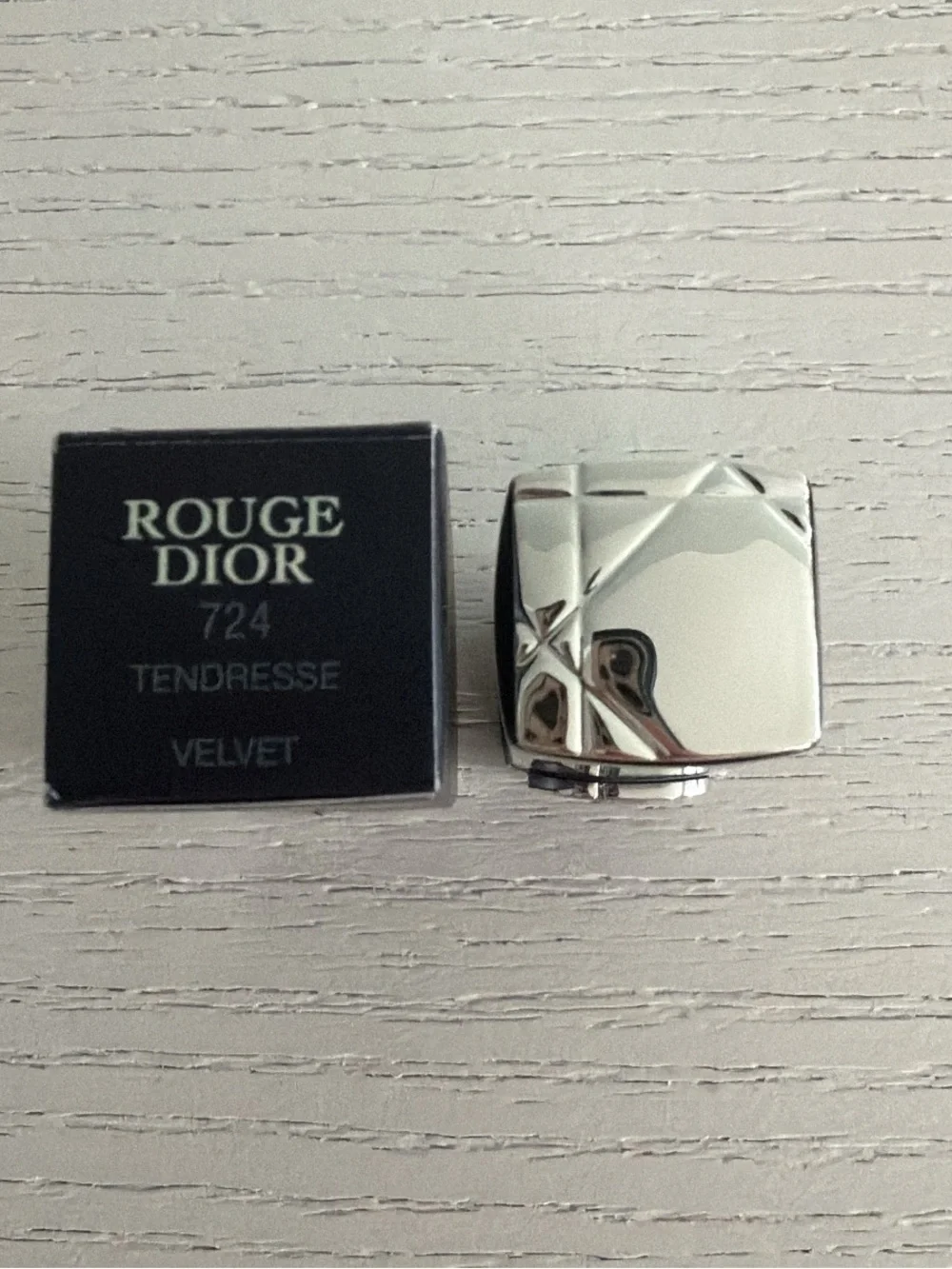 Dior Rouge Dior lipstick in shade 724 Tendresse Velvet